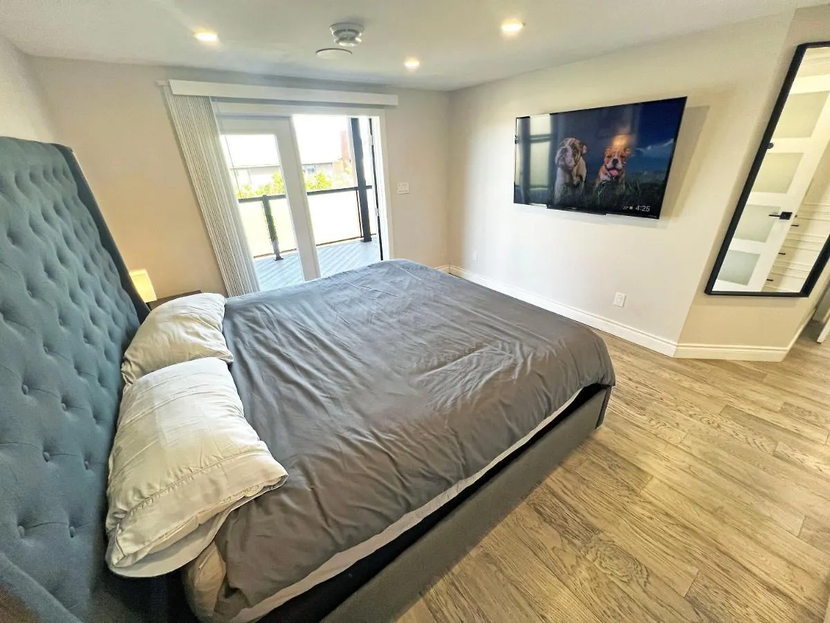 Luxe Home Near Limeridge - Sleeps 11 - Pool Hamilton Canada