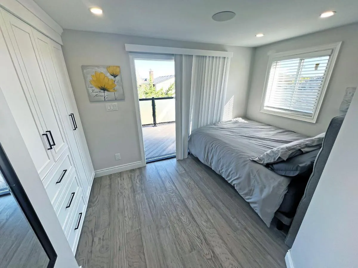Luxe Home Near Limeridge - Sleeps 11 - Pool Hamilton 0*,  Canada