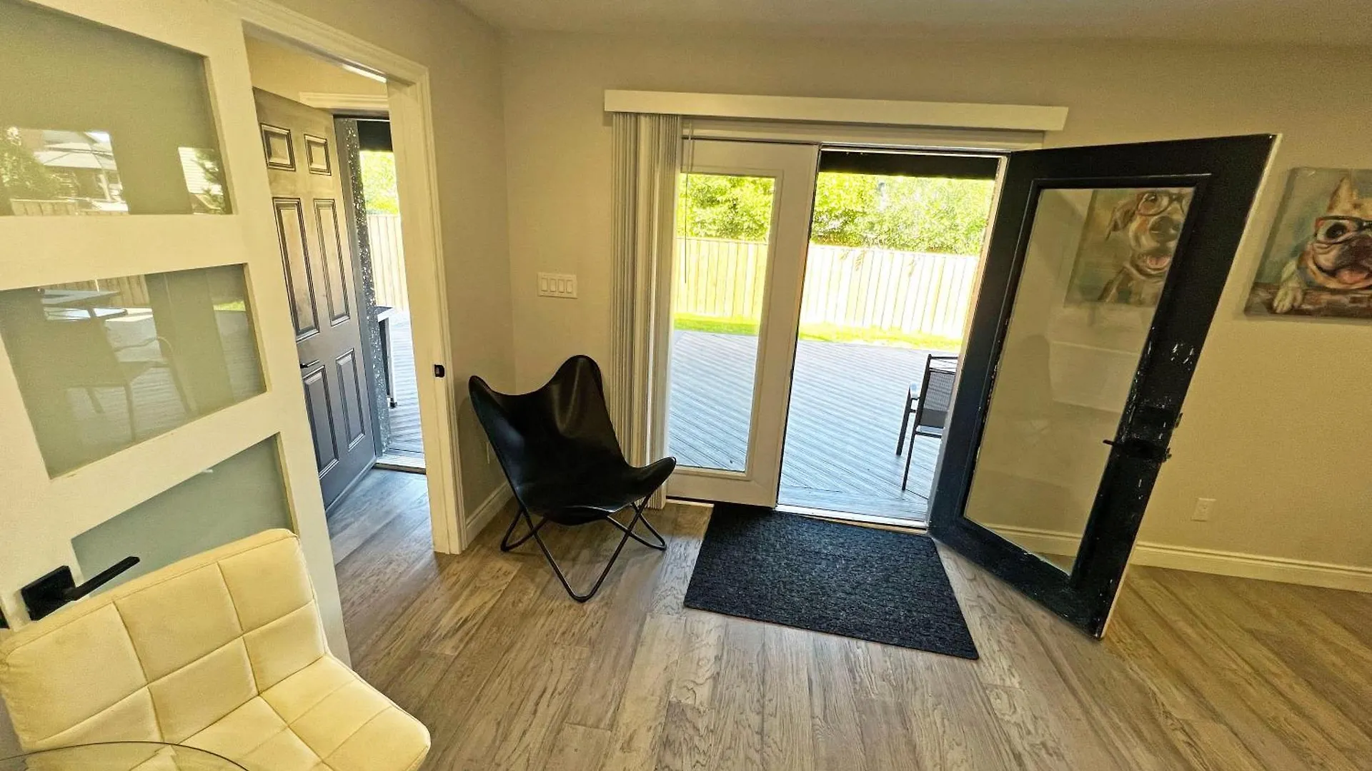 Luxe Home Near Limeridge - Sleeps 11 - Pool Hamilton Canada