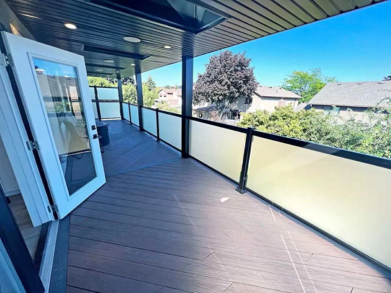 Luxe Home Near Limeridge - Sleeps 11 - Pool Hamilton Apartment