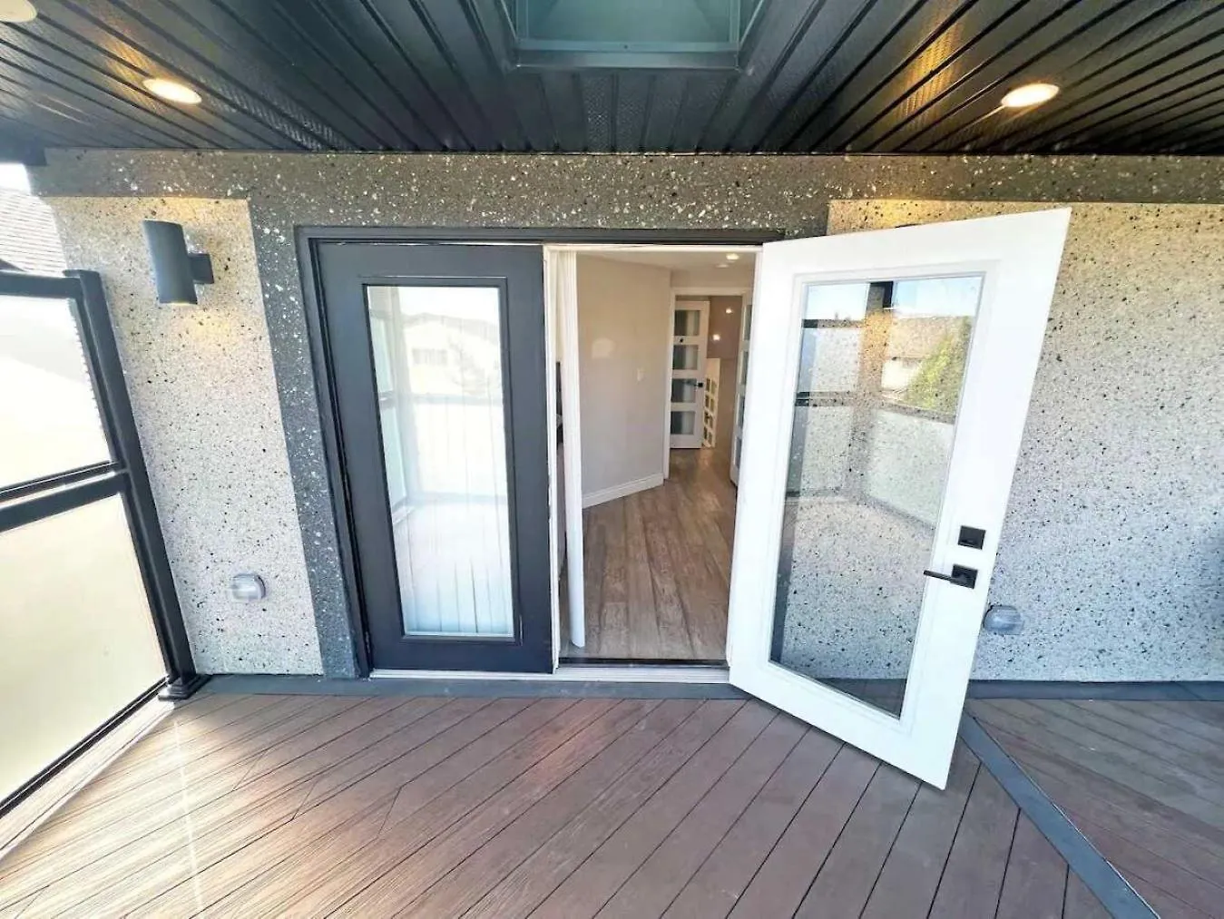 Luxe Home Near Limeridge - Sleeps 11 - Pool Hamilton Apartment