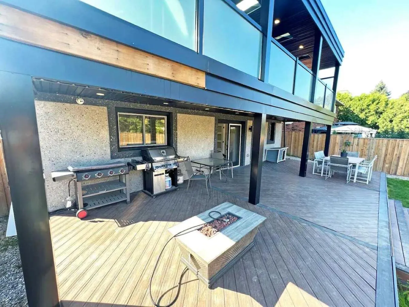 Apartment Luxe Home Near Limeridge - Sleeps 11 - Pool Hamilton Canada