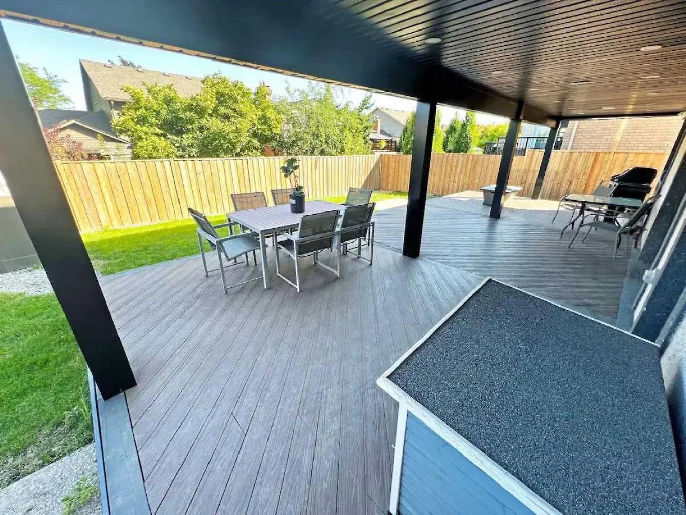 Luxe Home Near Limeridge - Sleeps 11 - Pool Hamilton 0*,  Canada